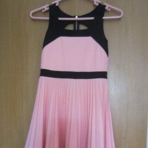 IRIS & IVY Girl's Sleeveless Dress Size 12 Pink & Black Pleated Skirt